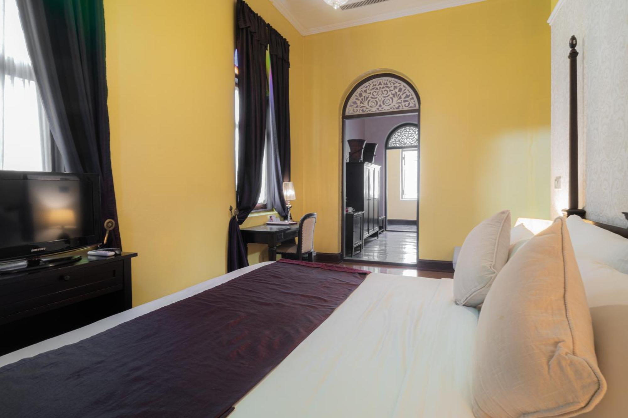 Praya Palazzo (Adults Only) Hotel Bangkok Exterior photo
