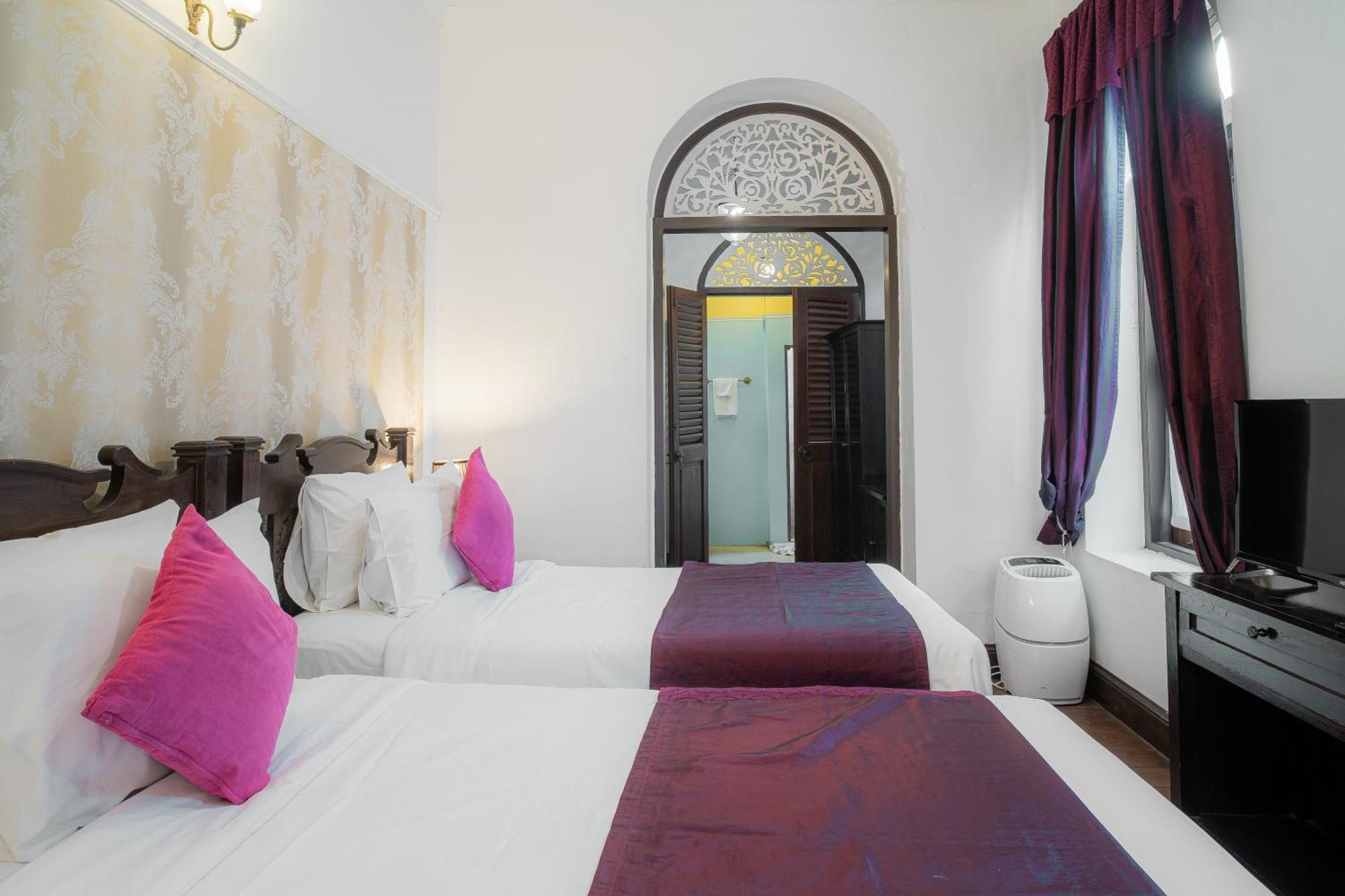 Praya Palazzo (Adults Only) Hotel Bangkok Exterior photo