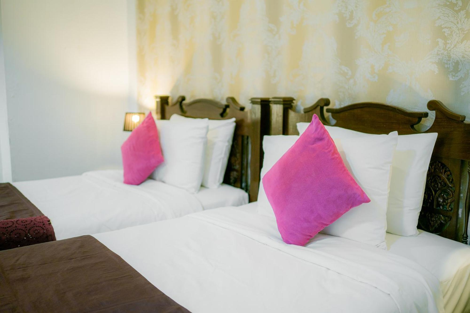 Praya Palazzo (Adults Only) Hotel Bangkok Exterior photo